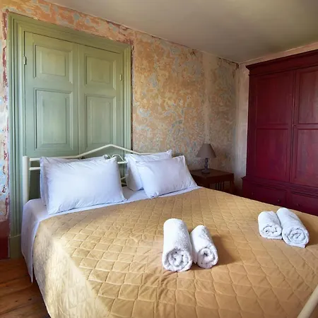 Charming Vintage Kompitsi